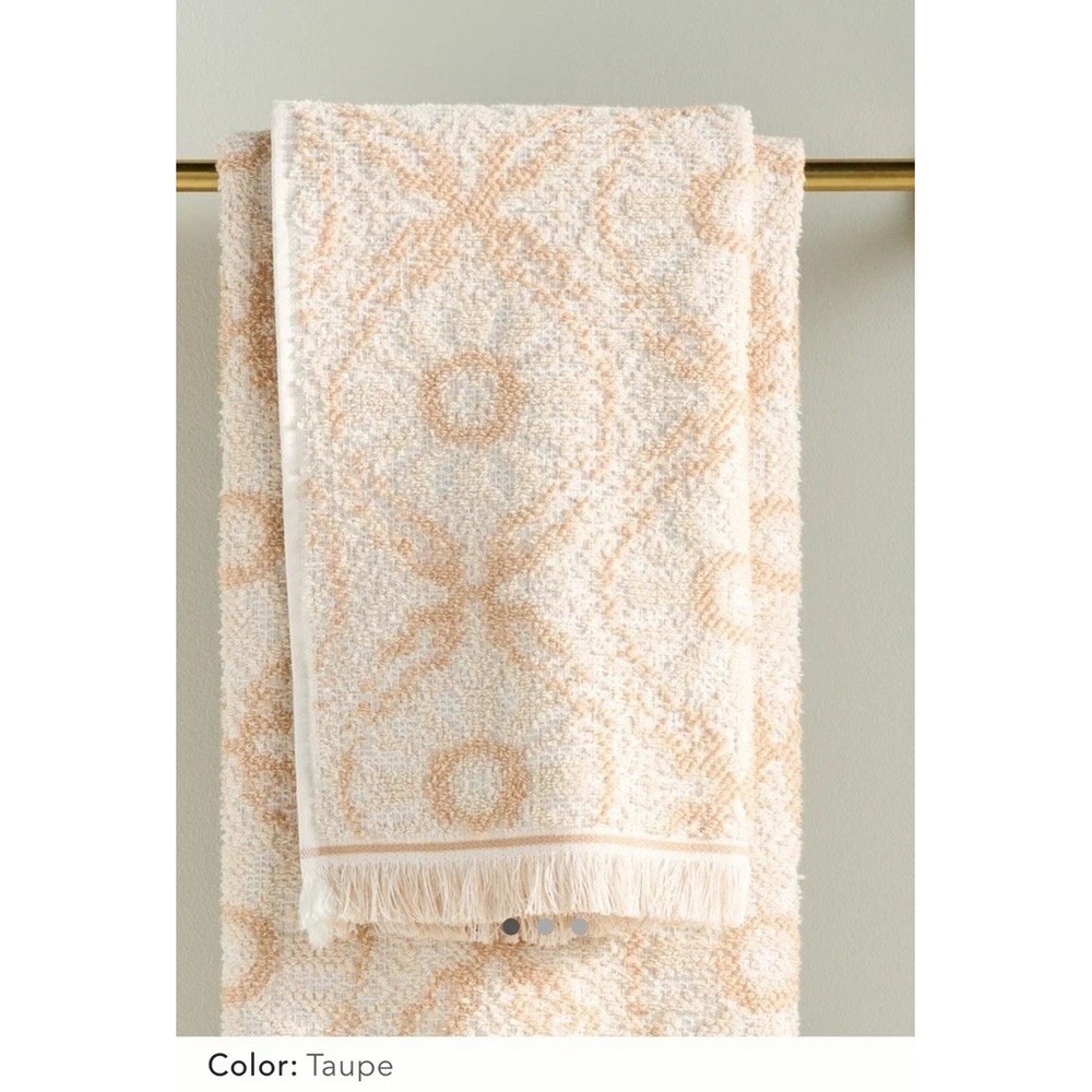 Anthropologie Bathroom Hand Towel Oline Terrycloth Neutral Floral w‎ Fringe
